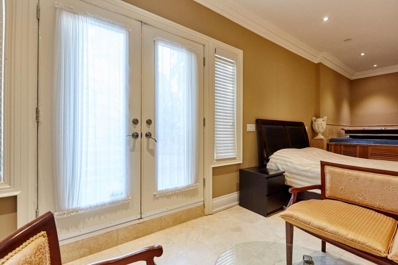 Elegant Apartment With Sauna Торонто Экстерьер фото